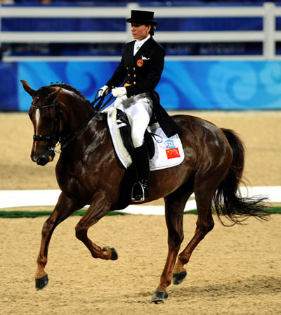 中国奥运首位女骑手:刘丽娜