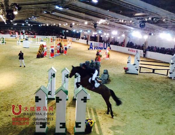 英国最高水准马术场地障碍赛场迎来中国马会贵宾