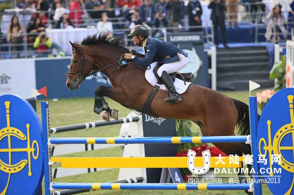 儿子受伤老爸上 东莞“马王”李振强中巡赛冠军赛首轮夺第一