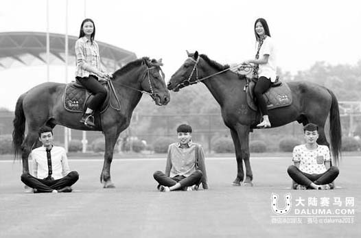 武汉商学院国际马术学院

：马背上的“花少团”