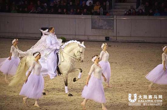 马与交响乐的完美结合!亚琛世界马术节盛大开幕 大陆赛马网7.jpg