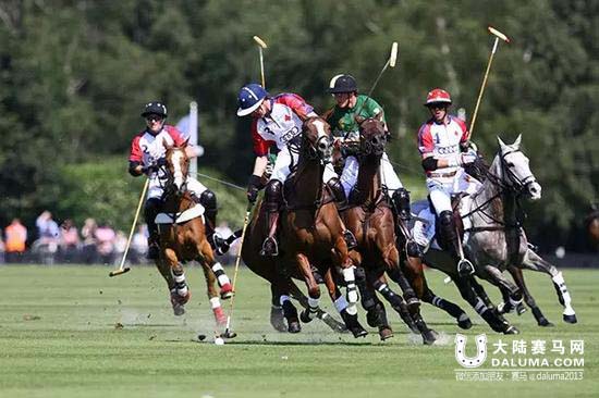 英女王现场观战2015年卡地亚女王杯马球锦标赛 大陆赛马网4.jpg
