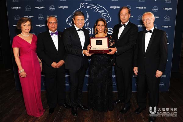 国际马联荣誉主席哈雅公主殿下荣膺2015“浪琴表女士大奖”大陆赛马网3.jpg