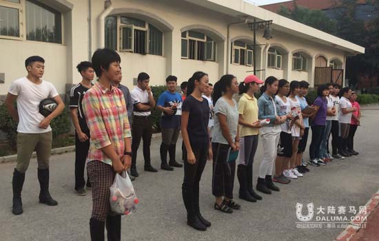 首届青少年马术训练营在京举行 汇聚全国优秀小骑手
