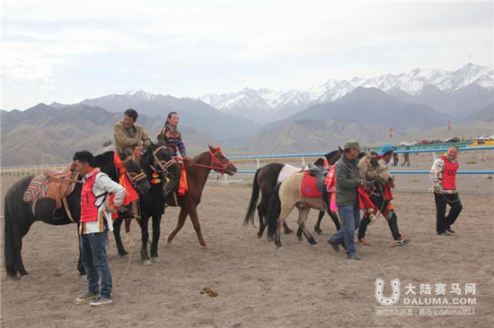 第一届“雪域杯”赛马大会在肃南索朗格国际赛马场闭幕 大陆赛马网2.png