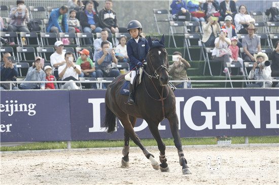 马术世界杯最小骑手是如何炼成的：小萝莉与大战马