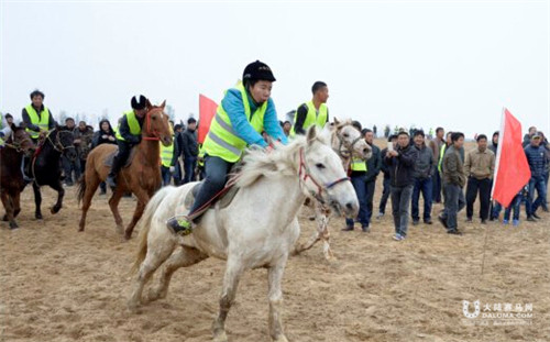唐山迁安举办首届马术比赛 迁安代表队喜获耐力赛第一名