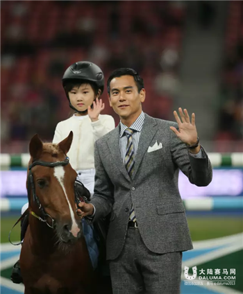 2015浪琴表北京国际马术大师赛回顾146.png