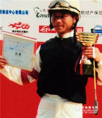 “宝刀未老” 赛前名将专访:速度赛马 不言悔3.jpg