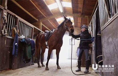 揭秘11位巨奖得主生活现状 赛车养马真奢5.jpg