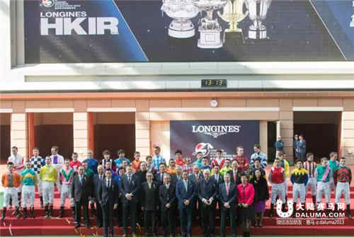 马术促进公益�：成都马协马术康复治疗自闭症儿童课程结业