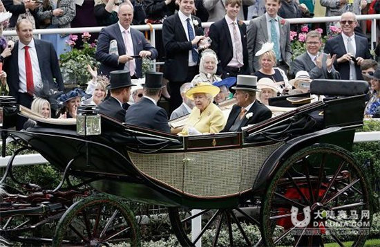 卫冕皇后加盟CHC皇家爱斯科特战队 (4).jpg