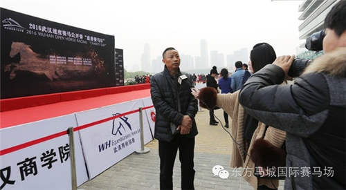 “赛马梦·慈善情”武汉速度赛马公开赛“慈善赛马日”温暖上演11.jpg