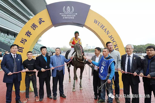 “太阳神”上演惊天逆转，夺得武汉“乐在马城”第五场冠军