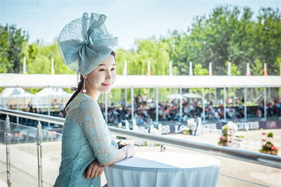 全国首张“青少年运动年卡”在渝推出 能学马术击剑02.jpg