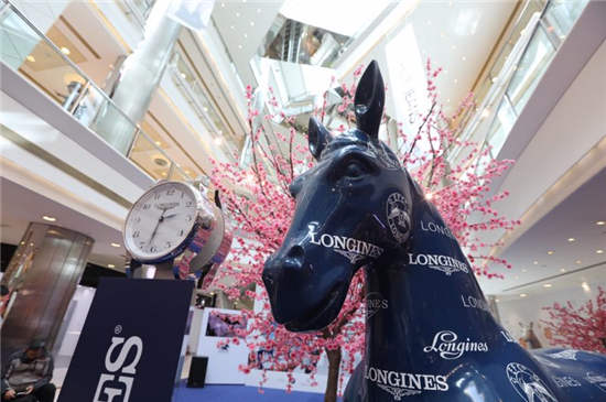 上海浪琴环球马术冠军赛预热模式 中外骑手五一献技申城掀马术热