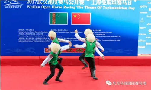 武汉“土库曼斯坦赛马日”:山西玉龙勇夺三冠独占鳌头13.jpg