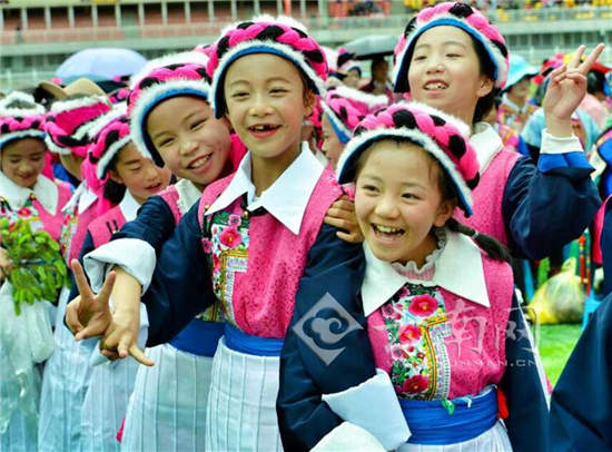 香格里拉传统赛马节盛装启幕 尽展康巴文化盛宴2.jpg