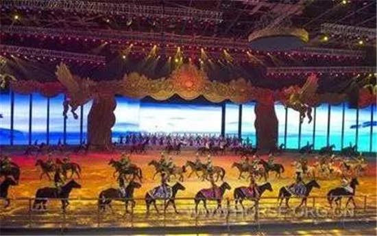 今夏内蒙古

，有一种情怀叫《千古马颂》