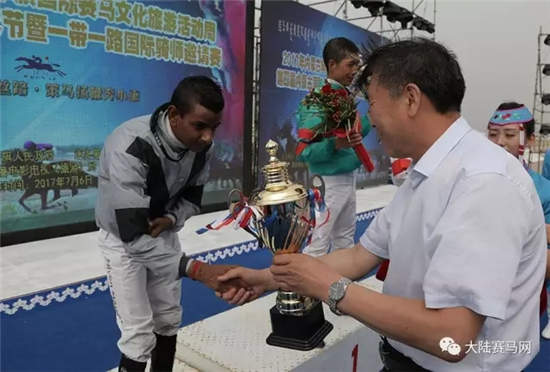 专访南非骑师尼文	：对莱德赛事慕名已久
，来中国比赛非常激动	！