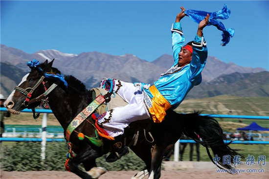 百匹赛马祁连山下演绎速度与激情