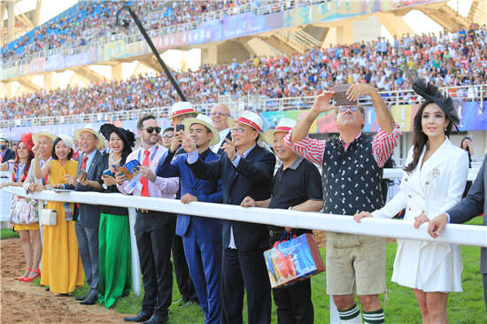 驭者·无界2017CECF国际驭马文化节·内蒙古鄂尔多斯重磅归来! (7).JPG