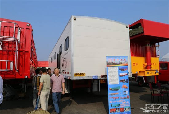 2017梁山车展 赛马竟然也有专用运输车