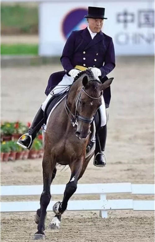 “永远18岁”的马背绅士张立军:全运会年龄最大的骑手3.jpg
