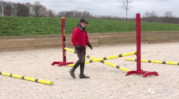 一个简单方法,让跳障碍时做到帅气的Clear! 大陆赛马网3.jpg