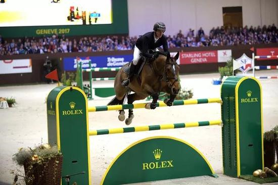 日内瓦国际马术节:法国骑手登顶劳力士十强赛4.jpg