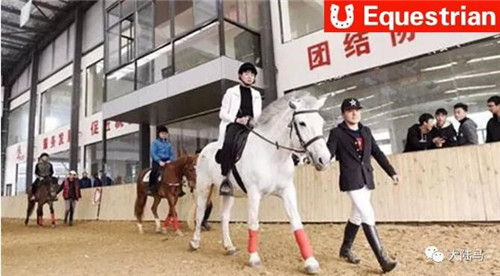 江西数一数二的公立学校临川一中300余名学生深度体验马术运动