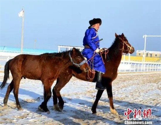 甘肃雪地赛马-大陆赛马网 (3).jpg