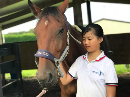 走进中信莱德嘉丽泽马会冬令营3-大陆赛马网.jpg