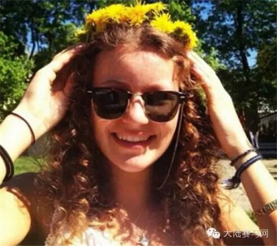 三夺挪威马术冠军的19岁姑娘成全球最年轻亿万富翁 (5)大陆马 大陆赛马网.jpg