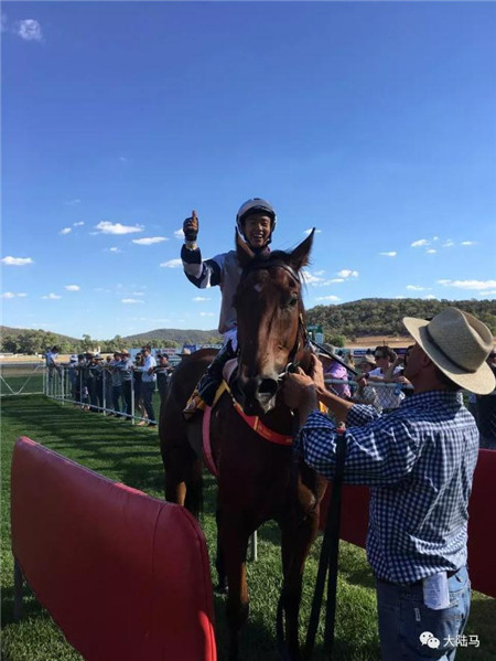 覃勇又叒在澳洲赛马夺冠了!同一天、同一赛场2冠1亚1季3.jpg