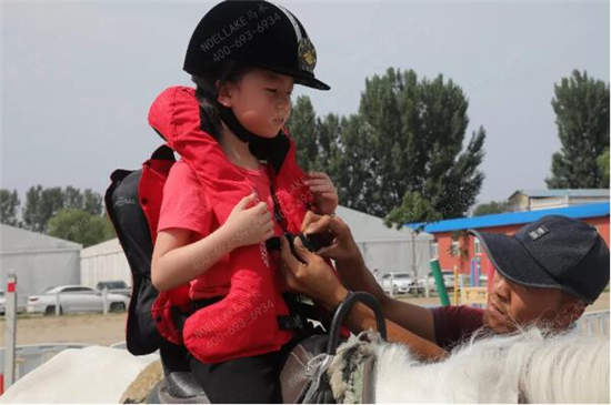 hit-air来啦!护甲界“特斯拉”亮相中联骑士联盟十五周年马术嘉年华 (2).jpg