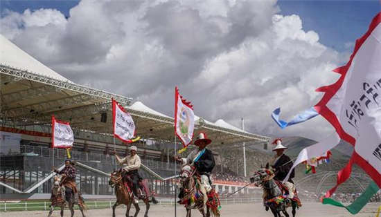 300余年历史的当吉仁赛马节开幕