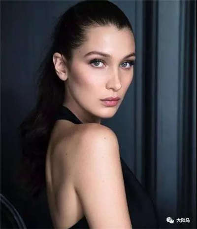 贝拉·哈迪德：曾梦想做马术运动员，如今成耀眼超模