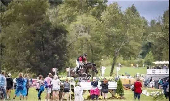 比利时骑手Fonck成为世界马术运动会历史上首位获得西部驭马术个人金牌的欧洲人