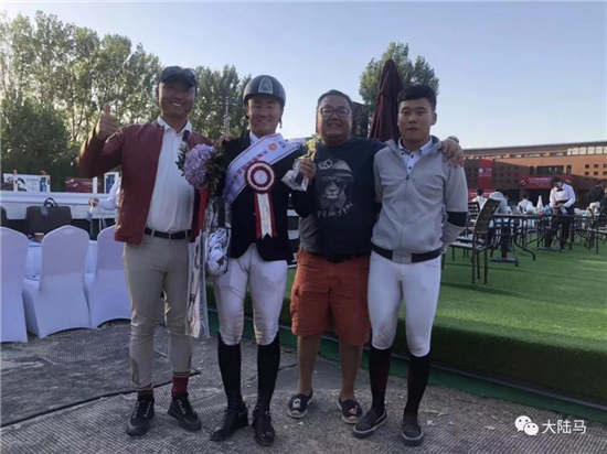 CKUR中联骑士联盟姜志奇策骑“花木兰”100cm级别夺冠