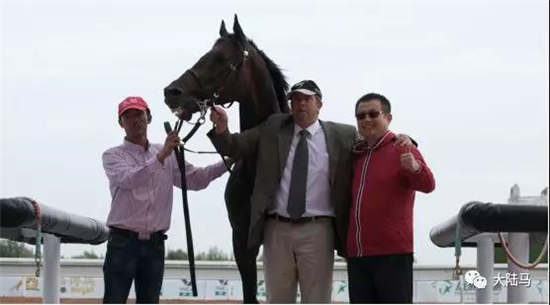 “海尔斯”逆转夺冠助力汉特日荣登伊泰大漠年度最佳骑师宝座