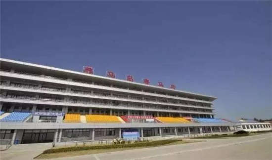 山东省养马岛赛马场重新启用