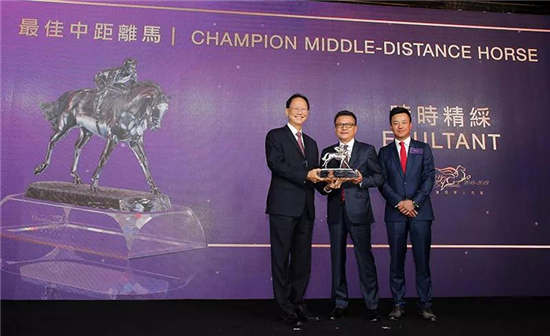 “时时精彩”成香港第五匹同时囊括赛季最佳中距离马和最佳长途马的赛驹-大陆赛马网.jpg
