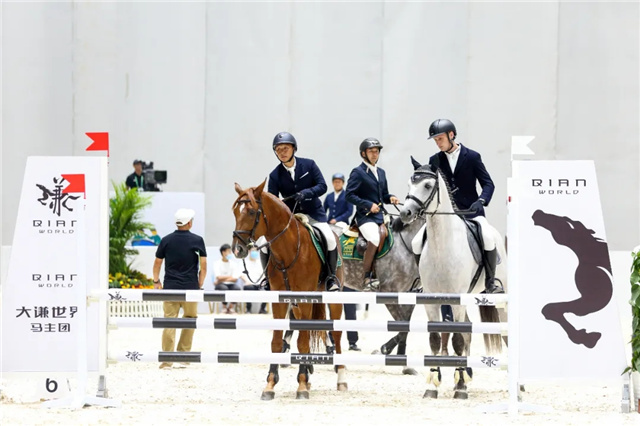 御马征途唐喜仁搭档“朱莉”2020中国年青马安平大赛六岁马组夺冠 (1).jpg