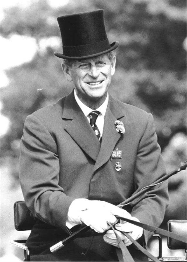 马闻早报丨国际马联史上任期最长主席去世,60驹出战武汉“春在马城”主题赛马日 (2).jpg