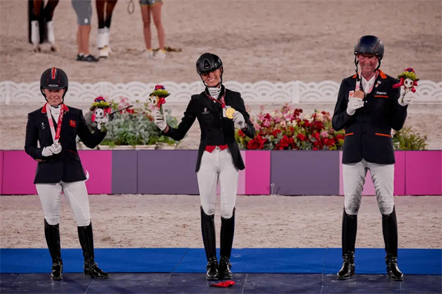 马闻早报丨英国传奇骑手勇夺个人残奥会马术第12金,带驹、带肚母马“玉龙神胜”登陆2021玉龙秋季拍卖 (8).jpg