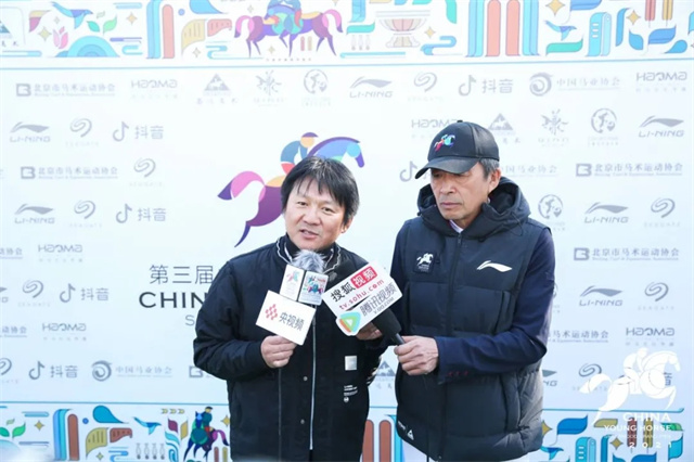 法国当地时间10月24日,主场作战的法国骑手朱利安·埃帕拉德(Julien Epaillard)骑乘Billabong du Roumois在圣洛举行的一场总奖金为9.53万欧元的四星级1 (10).jpg