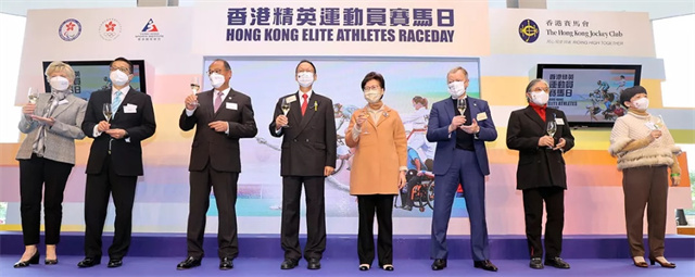 马闻早报丨重庆卓悦马会冬季会员马术精英赛圆满举办,香港特首出席“香港精英运动员赛马日” (5).jpg