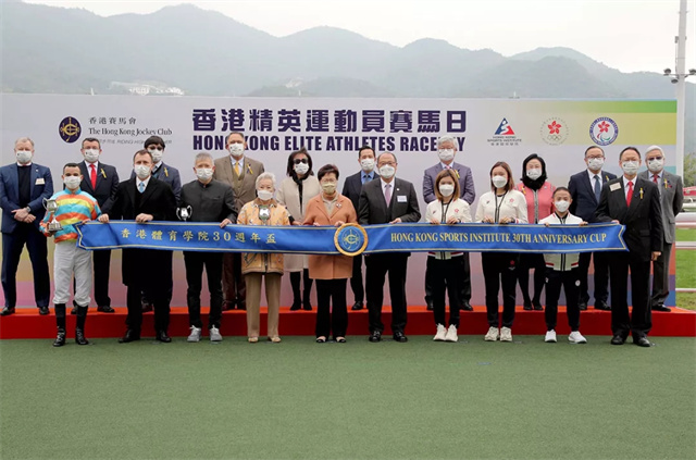 马闻早报丨重庆卓悦马会冬季会员马术精英赛圆满举办,香港特首出席“香港精英运动员赛马日” (6).jpg