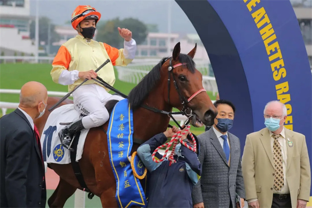 马闻早报丨重庆卓悦马会冬季会员马术精英赛圆满举办,香港特首出席“香港精英运动员赛马日” (7).jpg